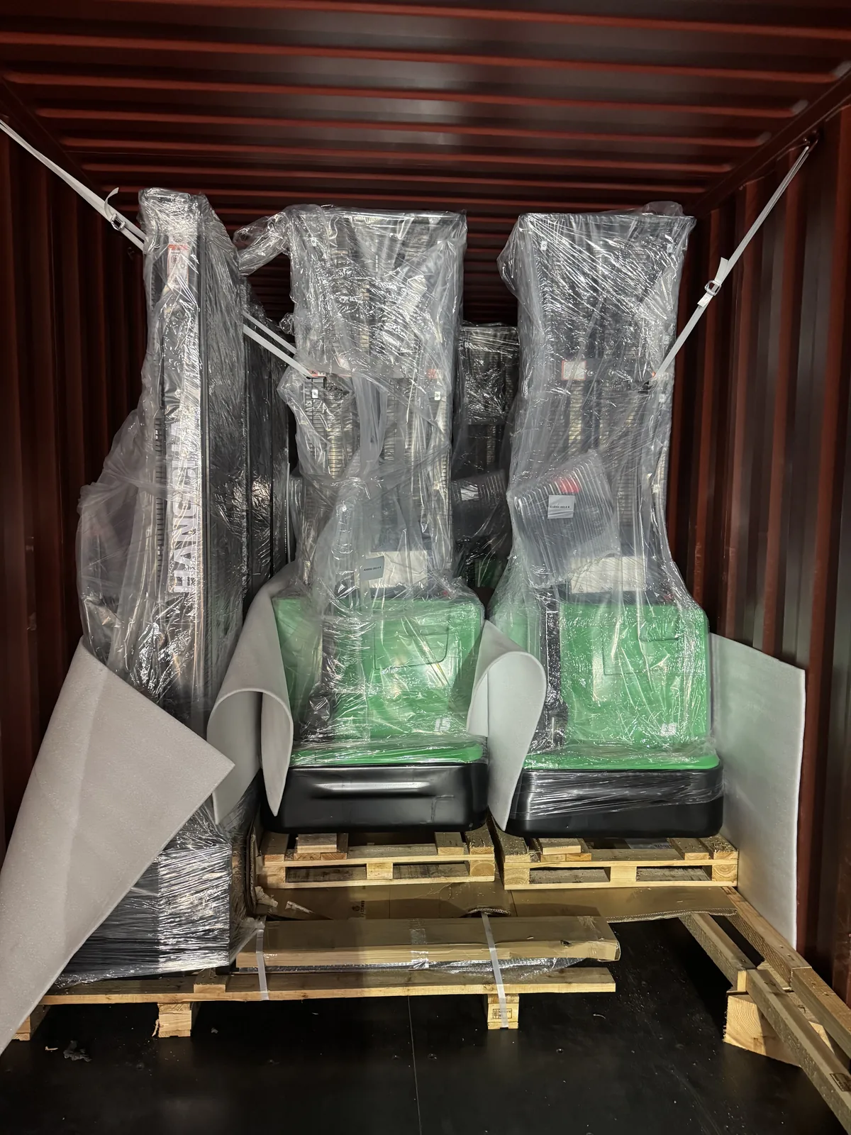 Hangcha electric stacker prepared for delivery