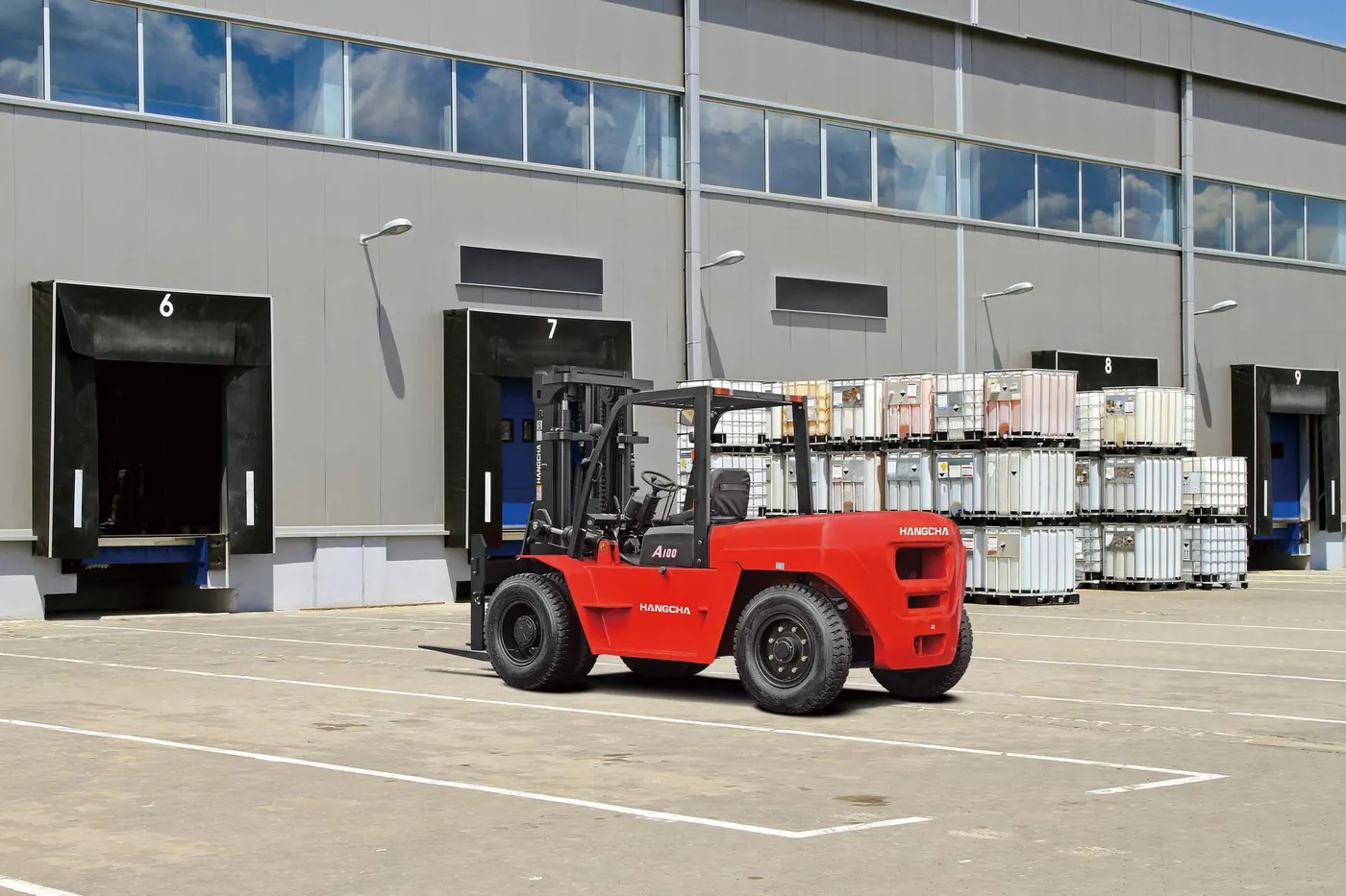 A Series 8.0–10.0 t IC forklifts operator, mast, engine or application detail