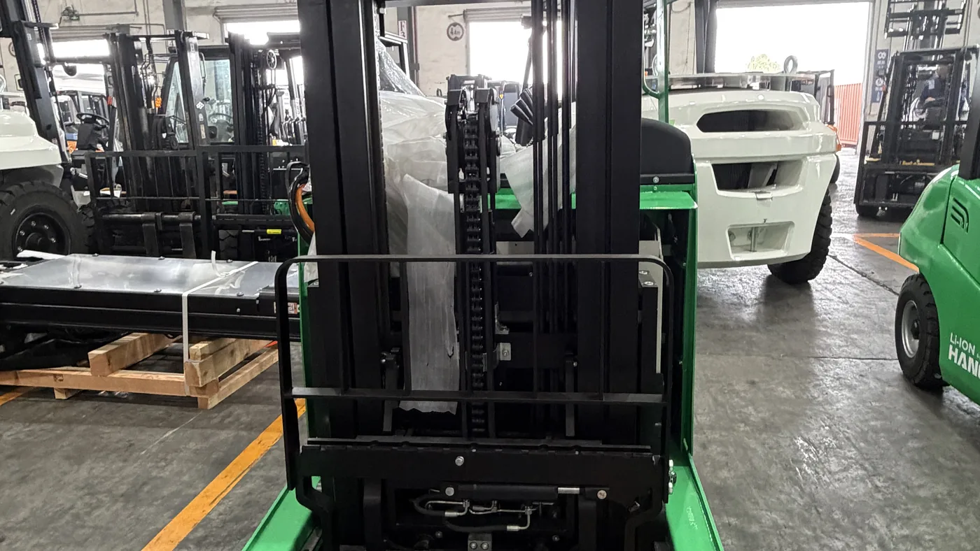 A Series reach truck 1.2 to 2.0 tonnes