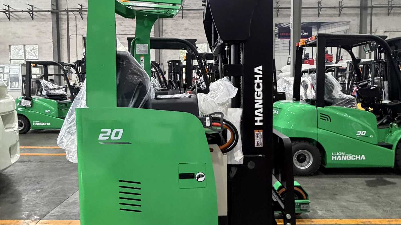 XC Series lithium reach truck 1.4 to 2.5 tonnes