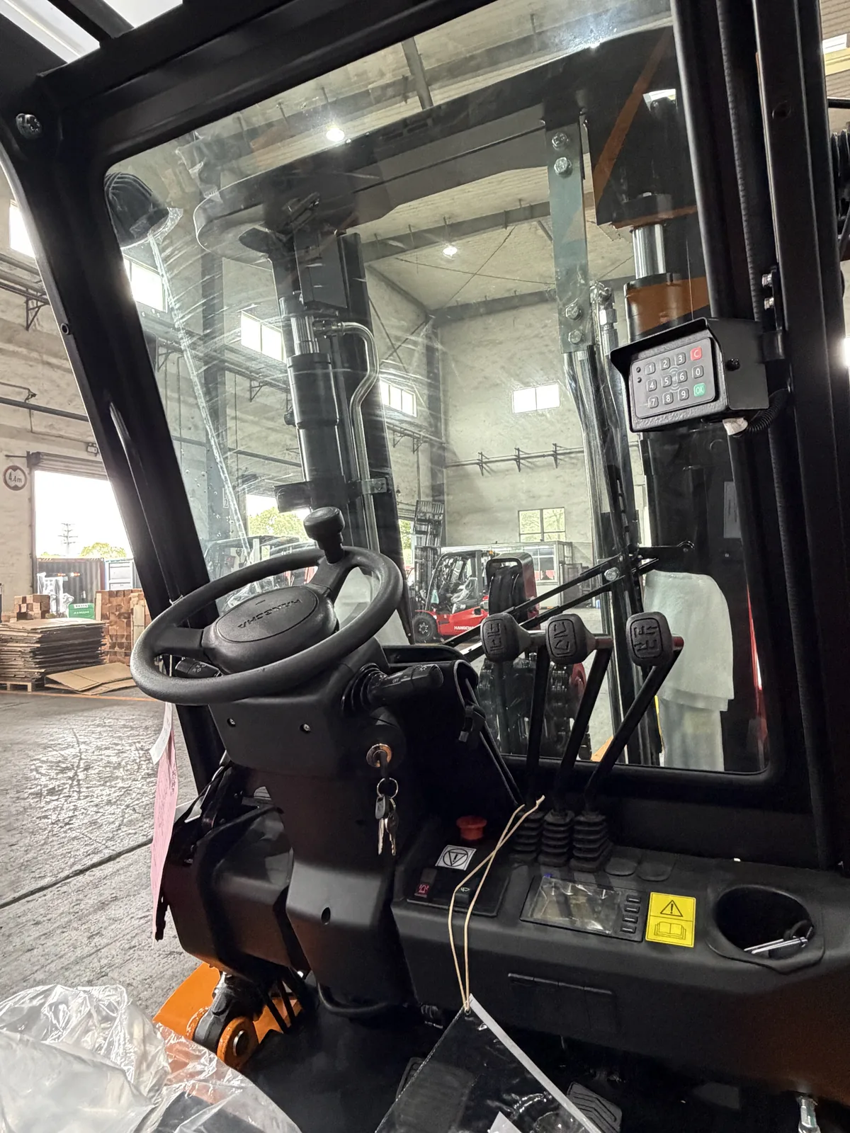 Hangcha XE 3.0 tonne lithium forklift with access control configuration