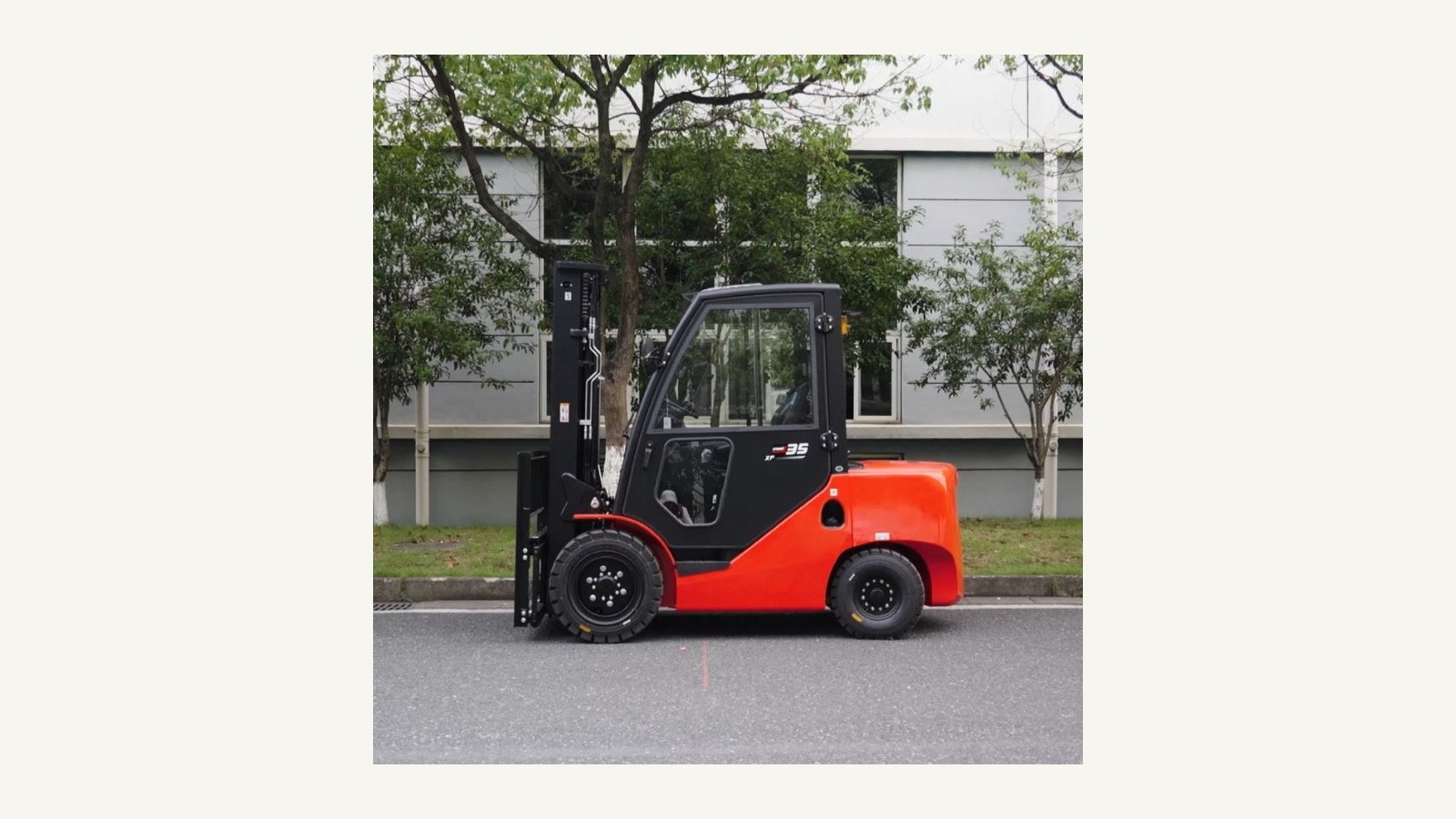 4.0–5.5 t XF2 Series IC Forklifts complete forklift view
