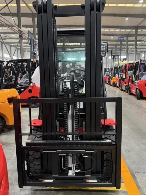 Hangcha IC counterbalance forklift prepared for hydraulic attachment work