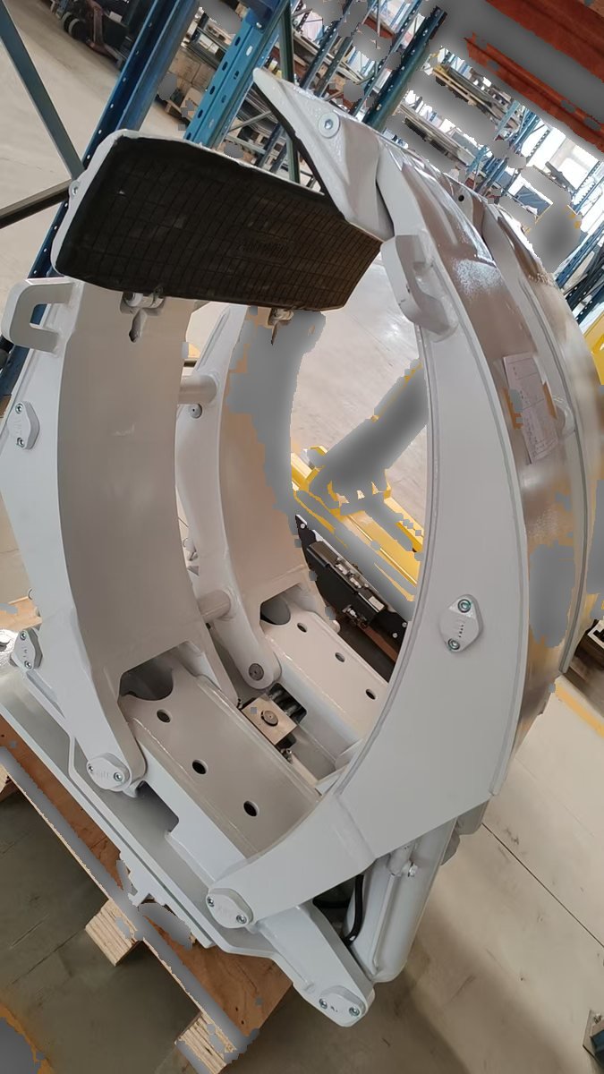Paper-roll clamp inner arm contact